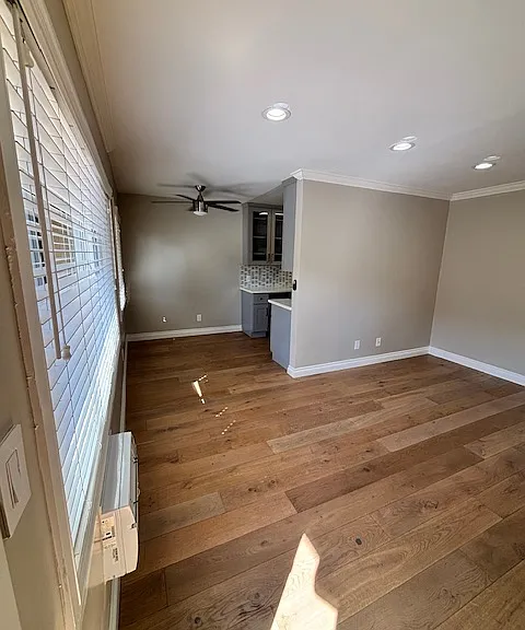 1149 N Westmoreland Ave — Photo 2