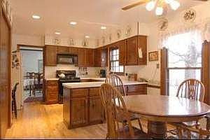 Kitchen w/Eating Area