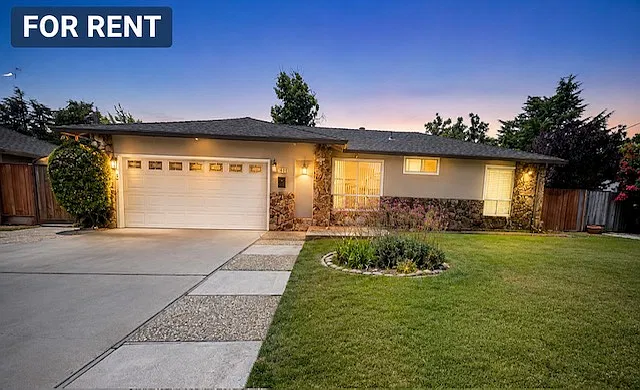 15133 Dickens Ave — Photo 1