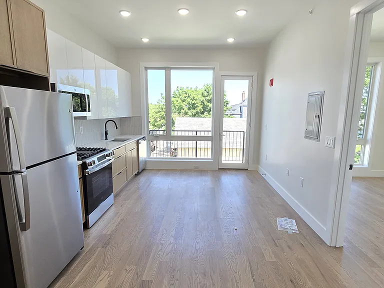 40 Lembeck Ave #306L — Photo 7
