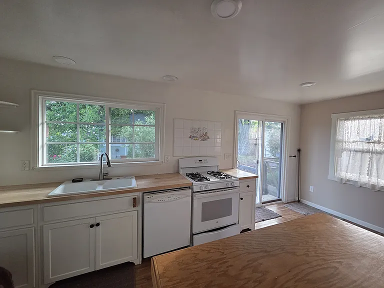 Poplar St — Photo 5