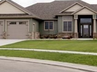1532 Johnson Dr, Moorhead, MN 56560
