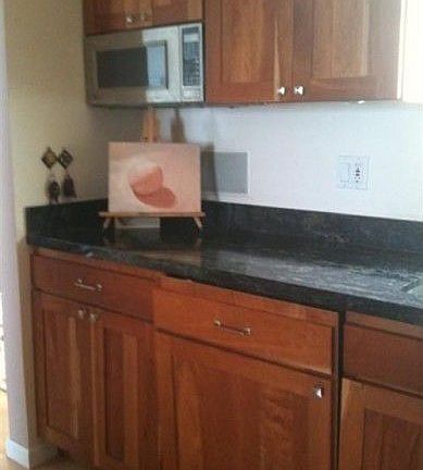 4th image of 376 Thornton Ave