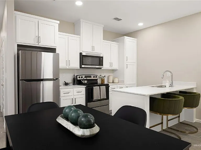 2813 E Harrison Ave #1 — Photo 3