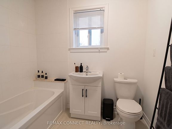 5th image of 12 Longbridge Rd