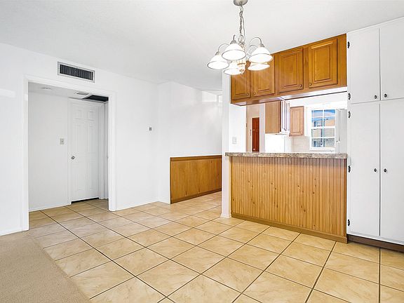 5th image of 1250 Denning Dr #124