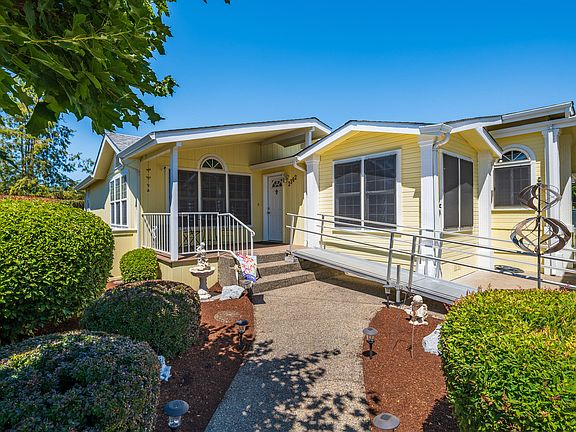 3rd image of 2362 Pine Ct