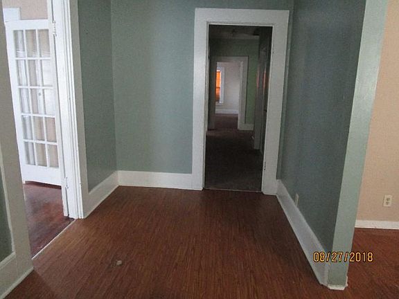 4th image of 216 S Caswell St