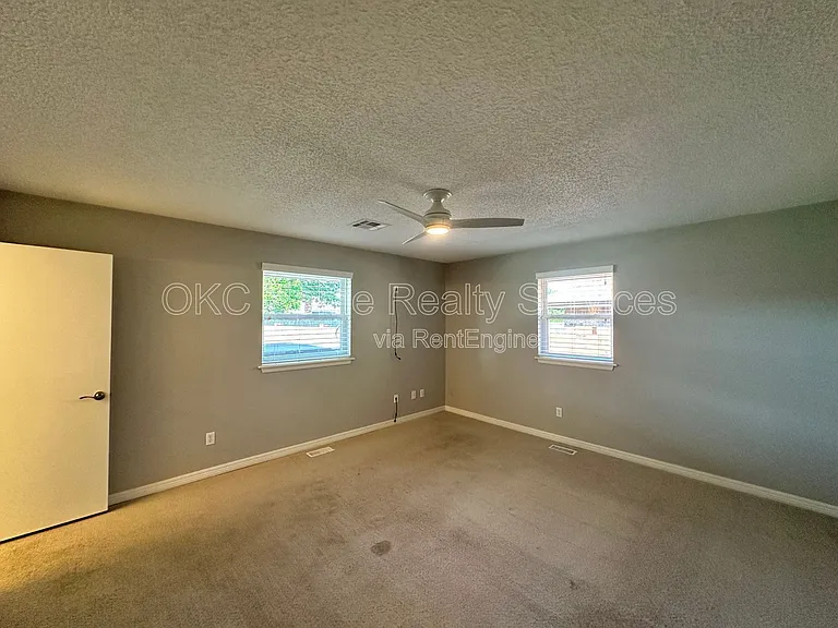 12 SW 100th St — Photo 14