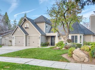 846 E Foxhill Dr, Fresno, CA