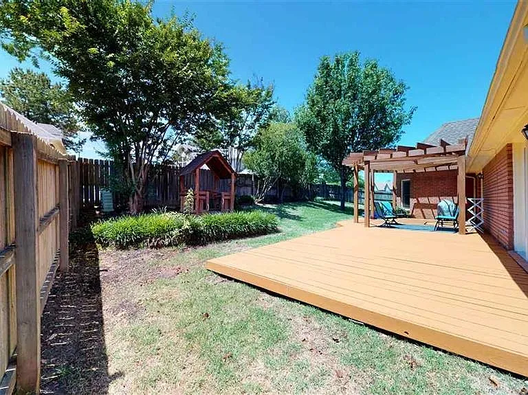 605 Alexandria Dr — Photo 12