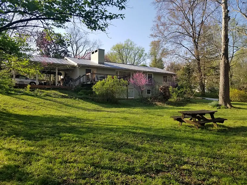 605B Ross Rd