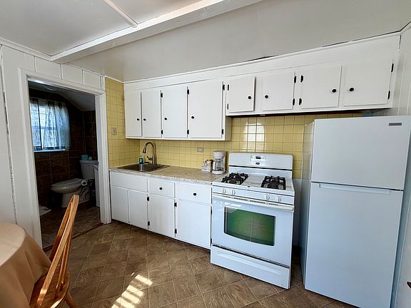 5th image of 14 M St #1