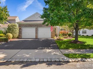 122 Orleans Rd, Monroe Township, NJ 08831