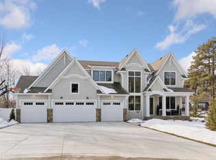 5120 Hooper Lake Rd, Excelsior, MN 55331