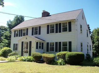 92 Grand St, Reading, MA 01867