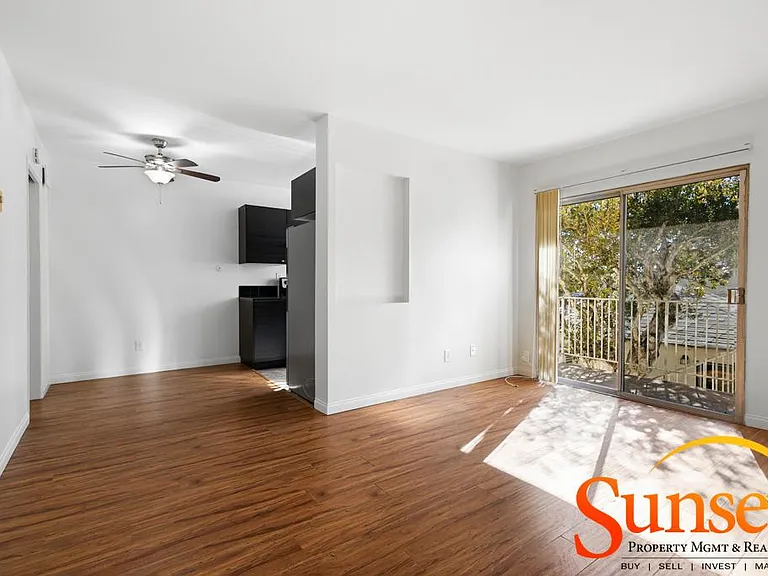 1539 Grand Ave #7 — Photo 2