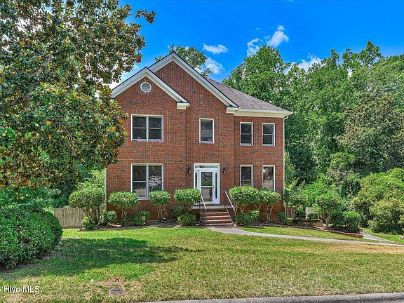 4th image of 902 Burlington Drive