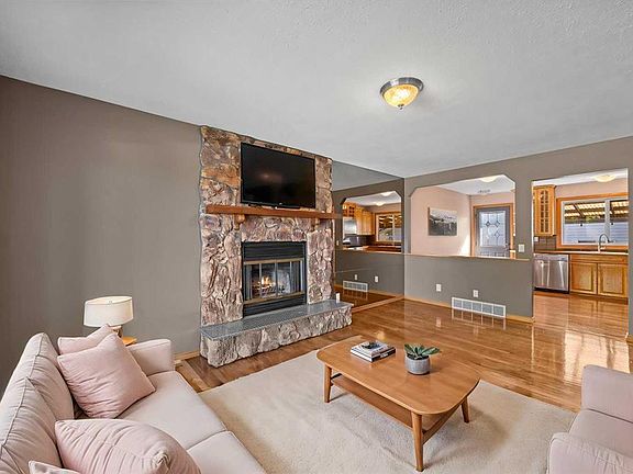 4th image of 2727 N Doverbrook Rd SE