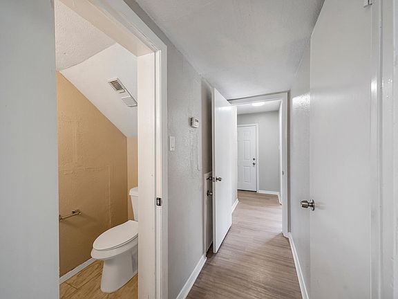 5th image of 9204 Campbell Rd APT A