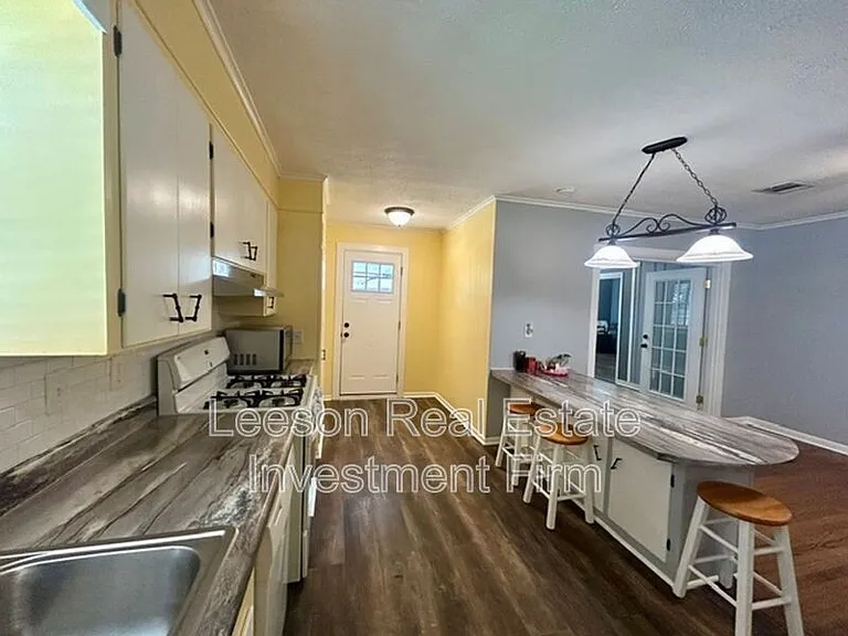 122 E Dalzell St — Photo 8