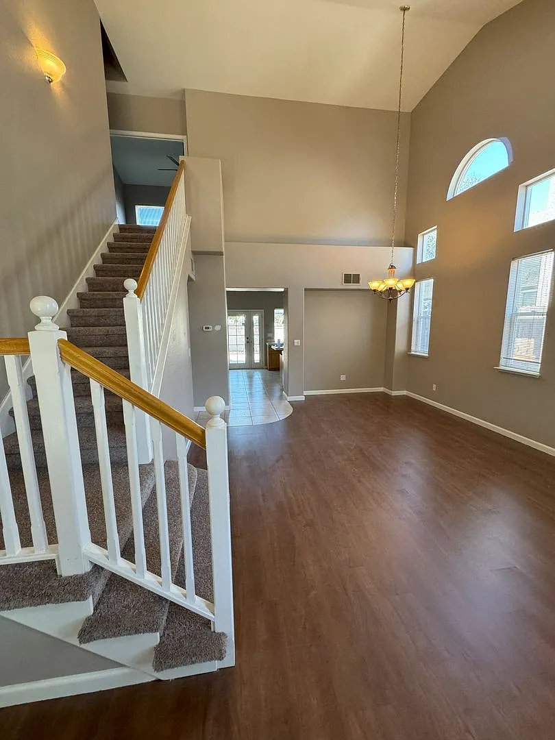 Great 4/2.5 In Rocklin!! Cul-De-Sac — Photo 2