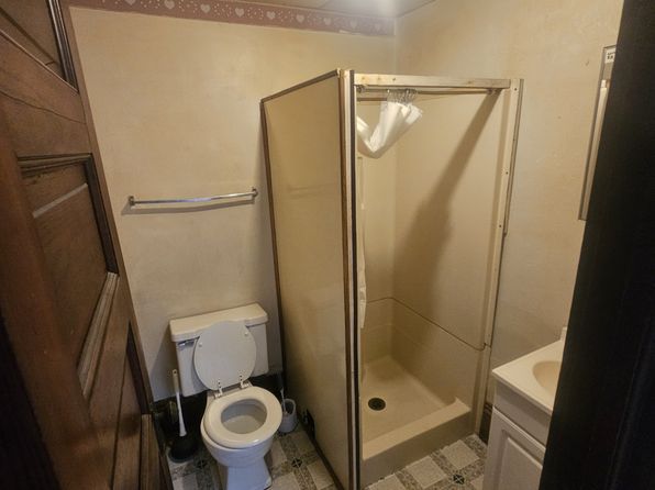 918 1/2 Ludington St #2, Escanaba, MI 49829