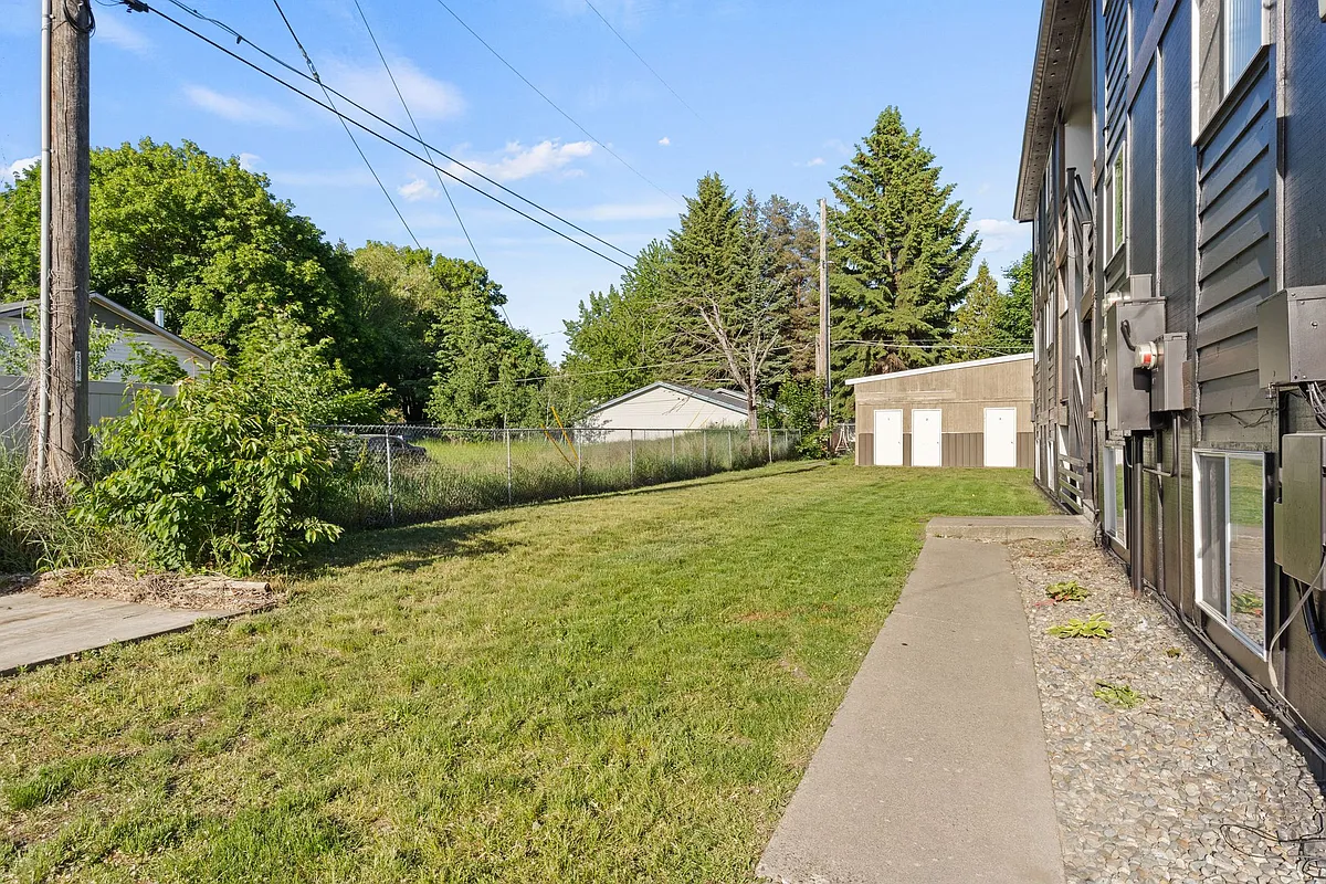 Building Photo - 111 E Hattie Ave #4