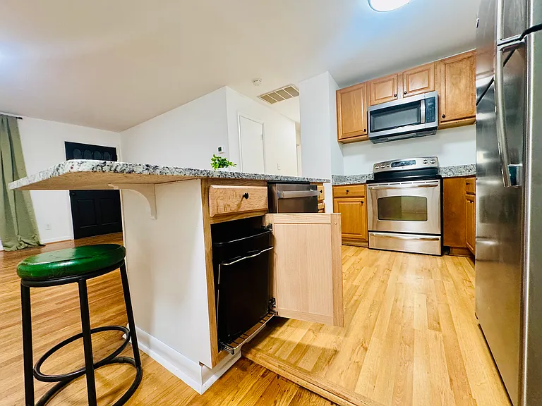 1216 W Leigh St — Photo 31