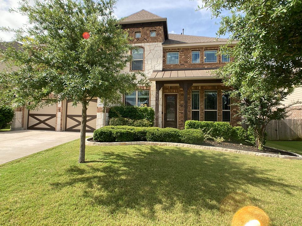2913 Waterson St. Beautiful details!