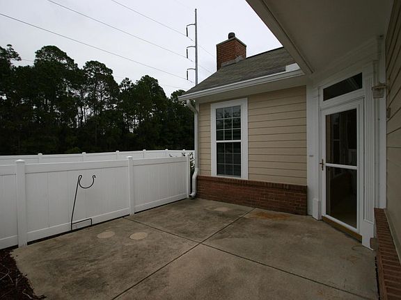 Welcome to 4383 Edgewater Crossing Dr