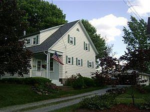 1st image of 1109 E 9th St
