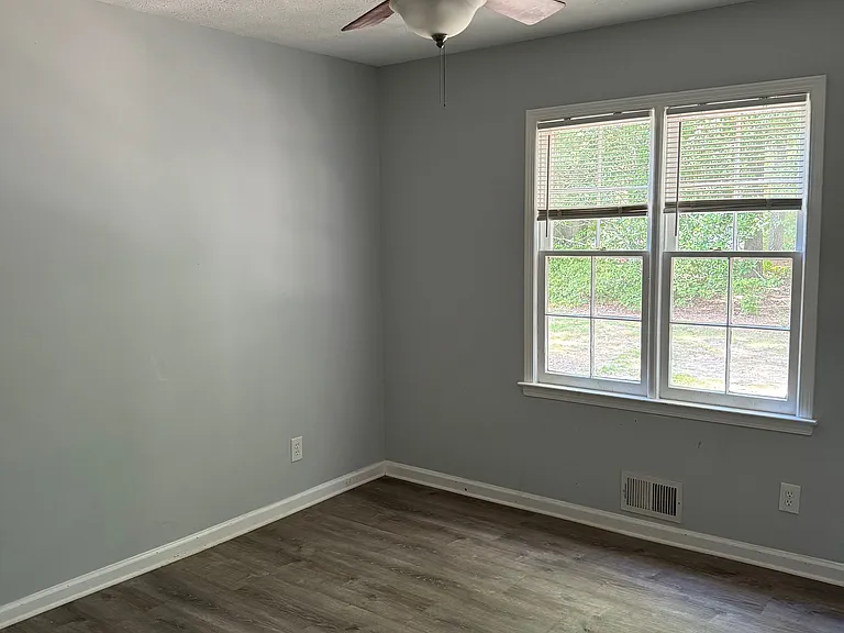 2131 Grayfield Dr — Photo 10