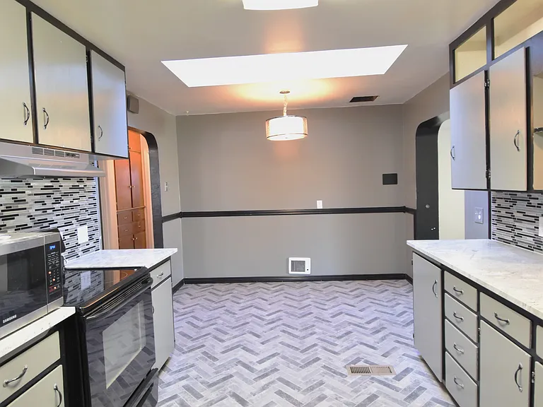 336 W Washington St — Photo 21