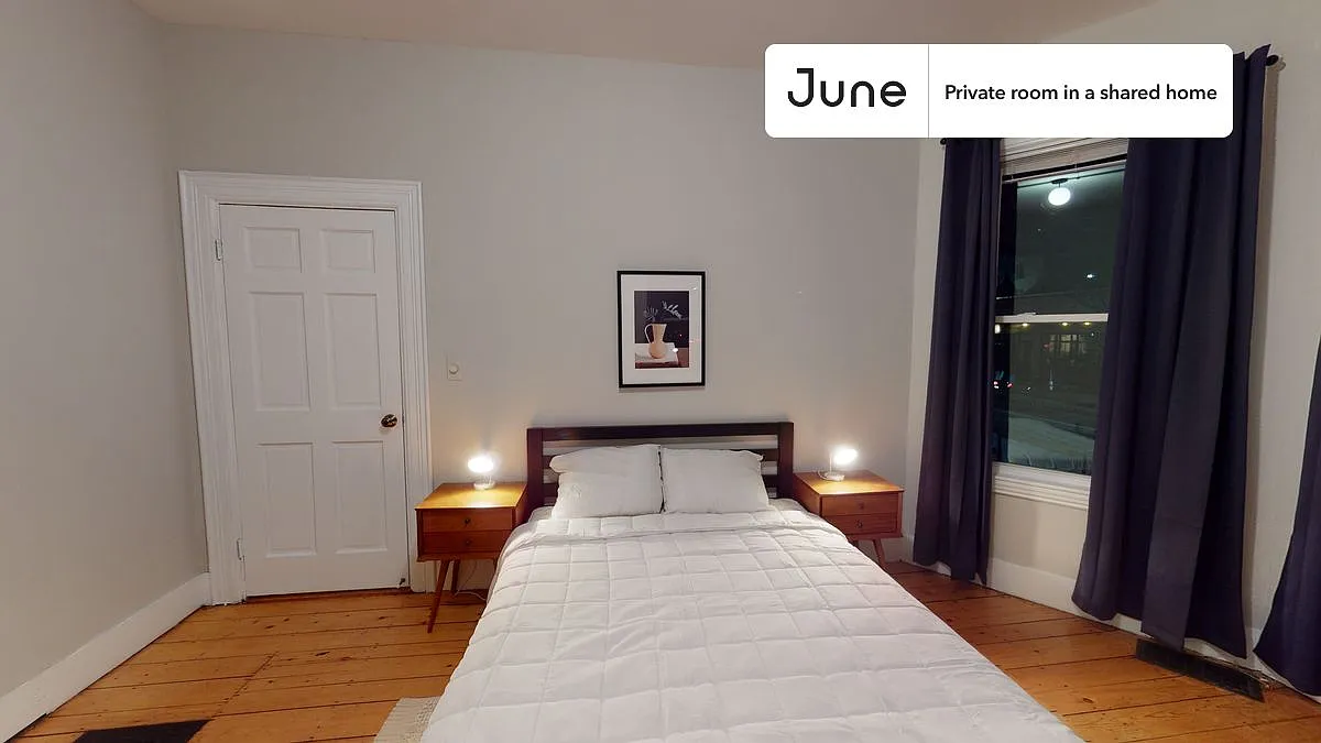 Queen bedroom in 3 bed/2 bath home in Central Square (Cambridge) #951 C — Photo 2