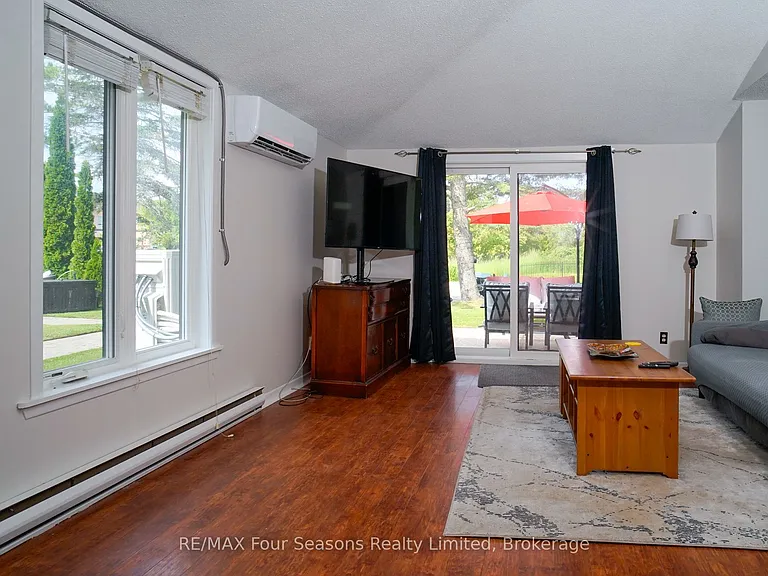 4 Trafalgar Rd #4 — Photo 7