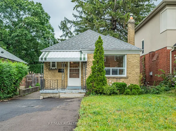 118 William St, Toronto, ON M9N 2G7