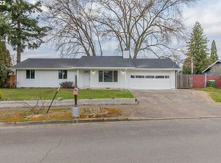 605 E Pinehurst Dr, Newberg, OR 97132