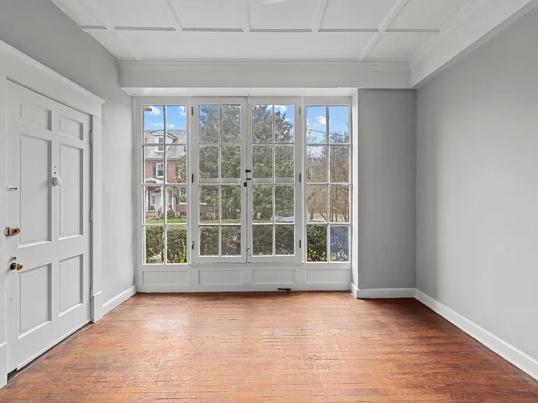 514 Wapping St #C — Photo 6