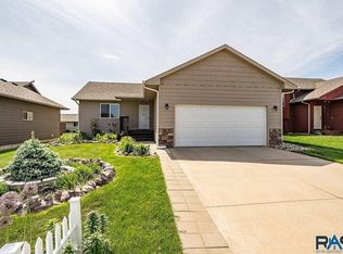 427 Lien Ave, Harrisburg, SD 57032