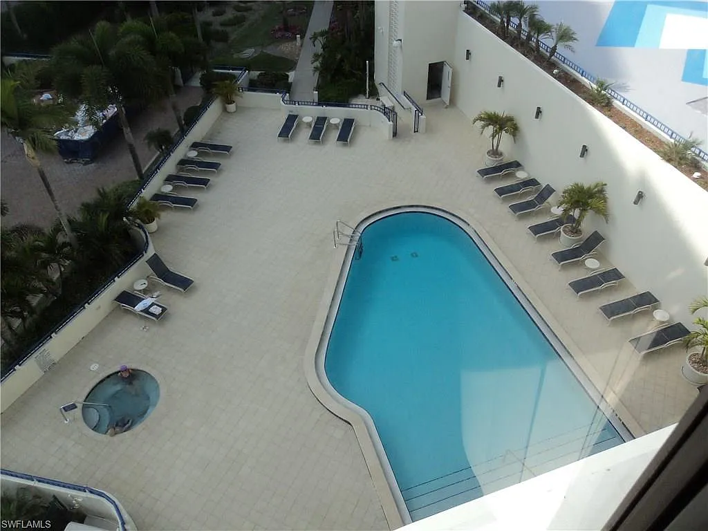 3 bed, 3.0 bath, 2100 sqft, $11,000 — Photo 4