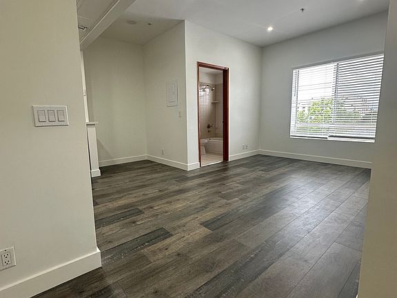 5th image of 820 S Mansfield Ave APT 404