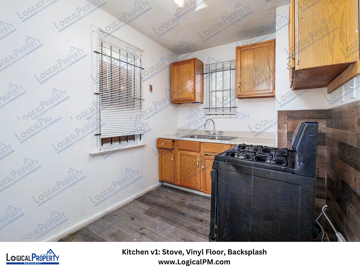 2_Kitchen - 13067 Wade St