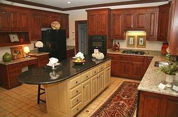 4th image of 308 Sandalwood Dr