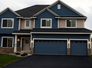 1813 Foothill Trl, Shakopee, MN 55379