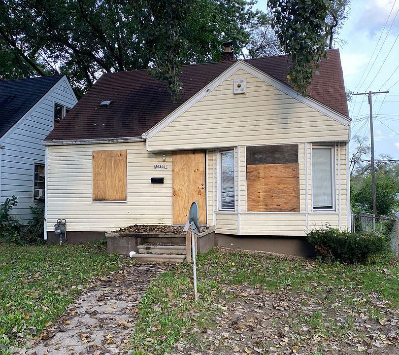 1st image of 20500 Lindsay Ave