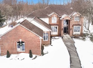 7882 Woodview Rd, Clarkston, MI 48348