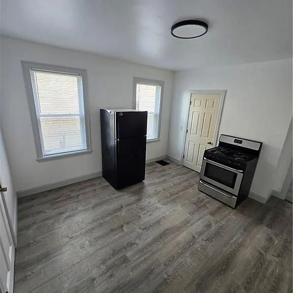 6 Winthrop St #1 — Photo 3