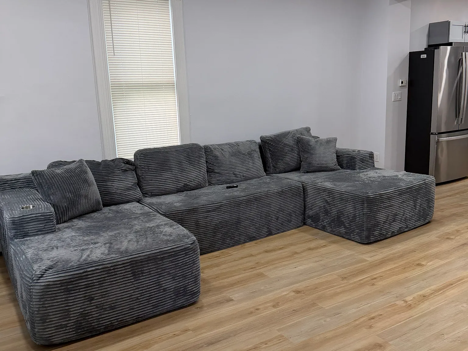 6 bed, 1932 sqft, $4,950 — Photo 3