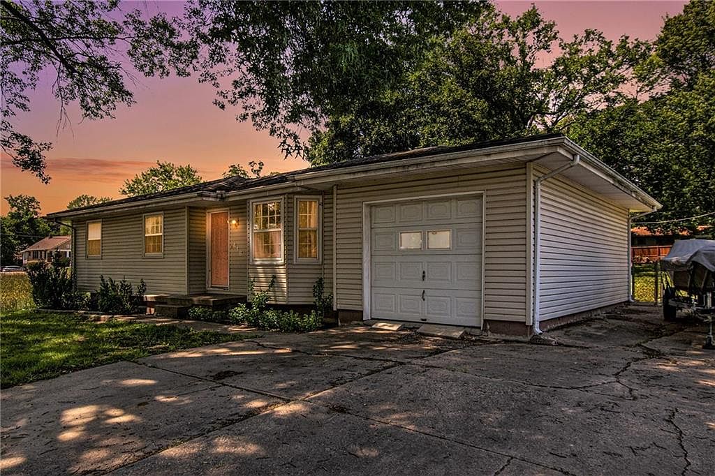 418 NE 87th St, Kansas City, MO 64155 Zillow